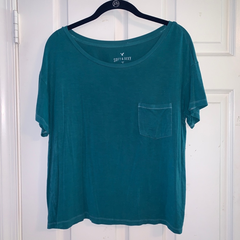 Soft and sexy T size small